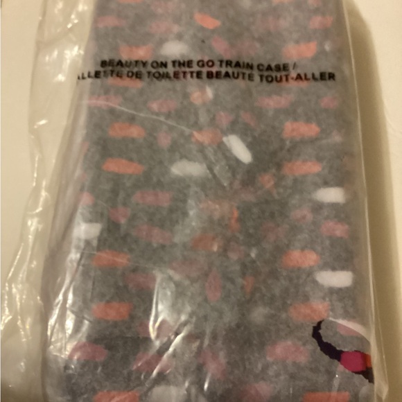 Avon Beauty on the go cosmetic case purple multicolor with handle - Picture 4 of 5